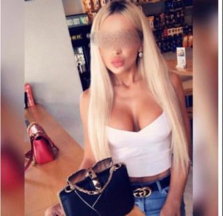 Çekici bir escort Naile