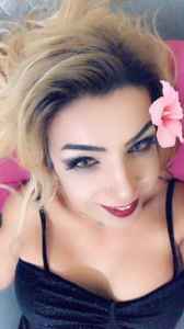 Kendine özgü dokunuşları olan Efsun