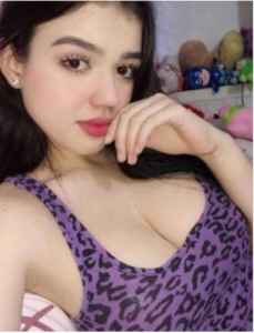Zevkleri Fanteziyle Sunan Azgın Escort Layla